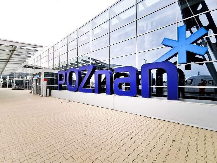 Port Lotniczy Poznań-Ławica im. Henryka Wieniawskiego. Fot. ilolab/Adobe Stock